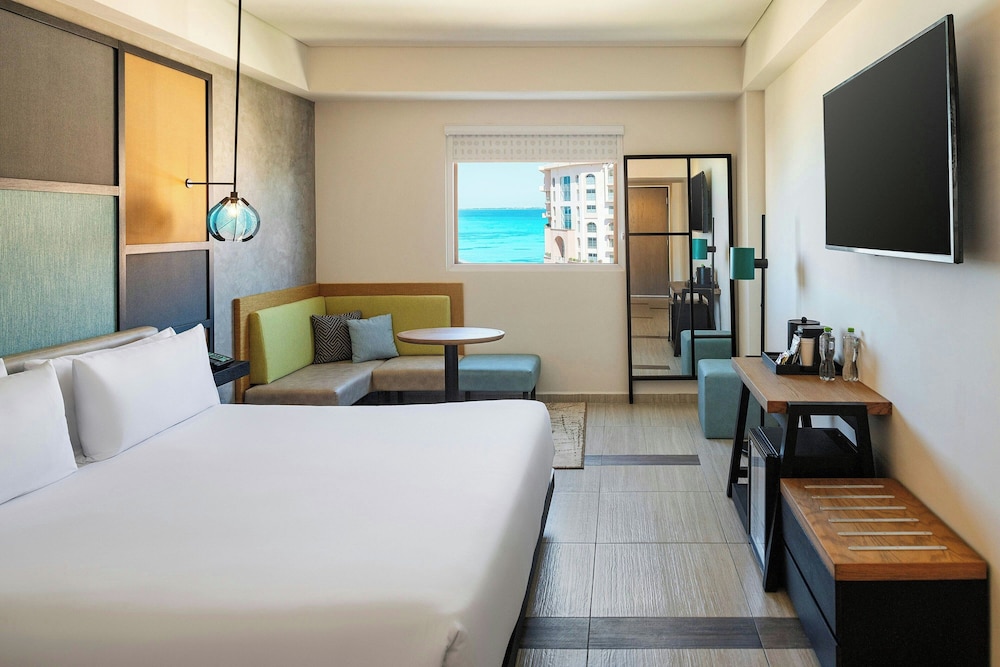 aloft, Room, 1 King Bed - Photo 5
