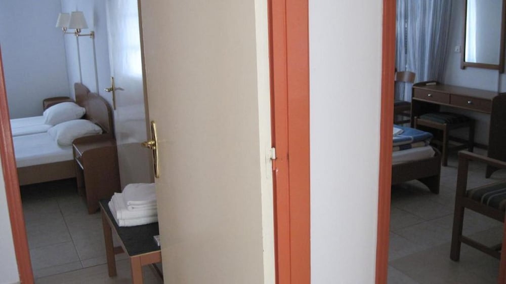 Family Apartment, 2 Bedrooms, Kitchenette, Sea View - Photo 16