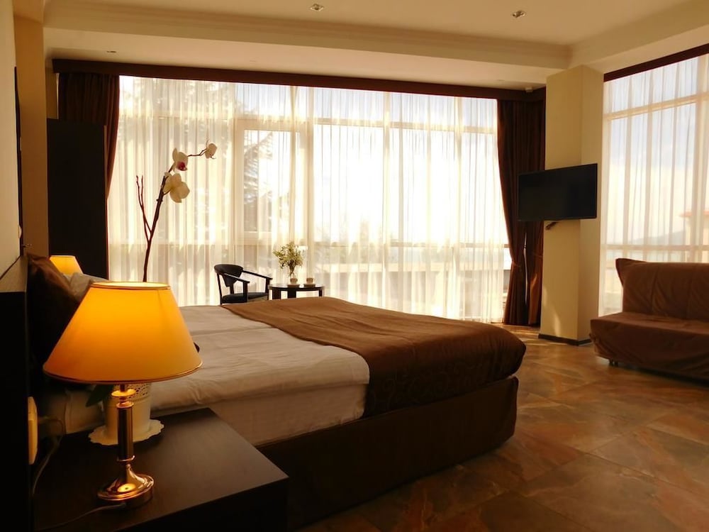 Superior Suite, 1 Bedroom (Panoramic Windows)