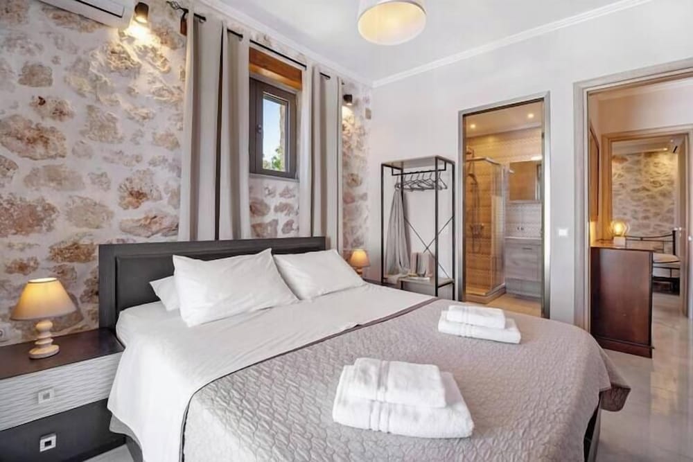 Family Suite, 2 Bedrooms, Sea View (Irida) photo 3