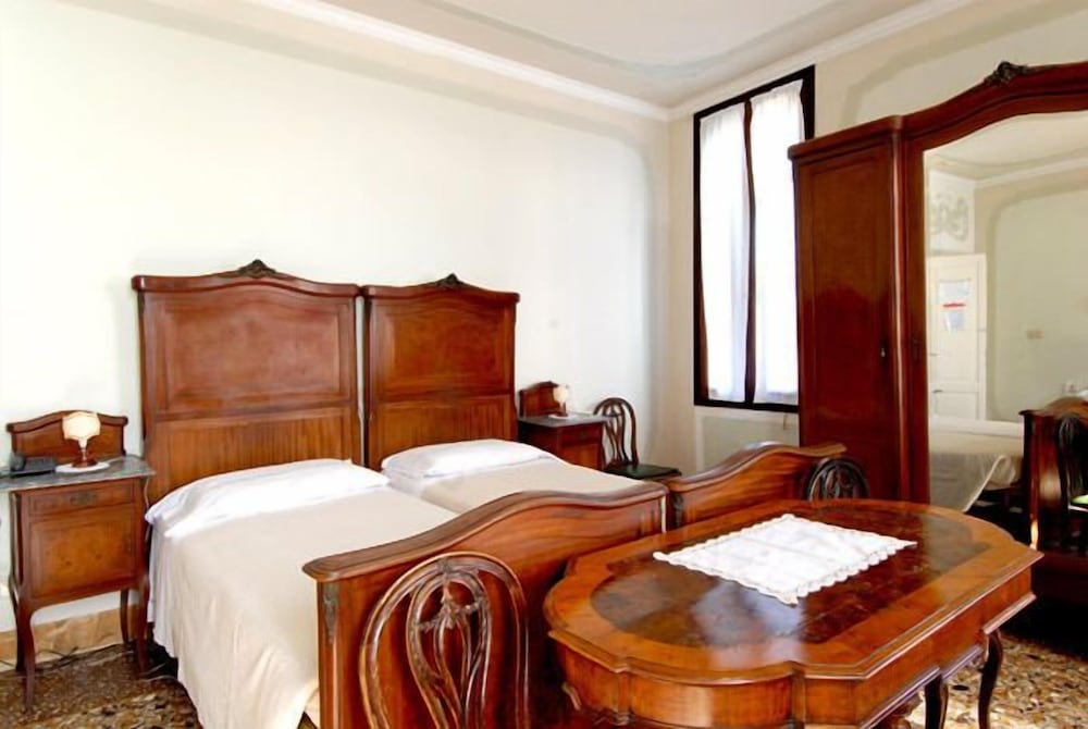 Double Room, Private Bathroom photo 2