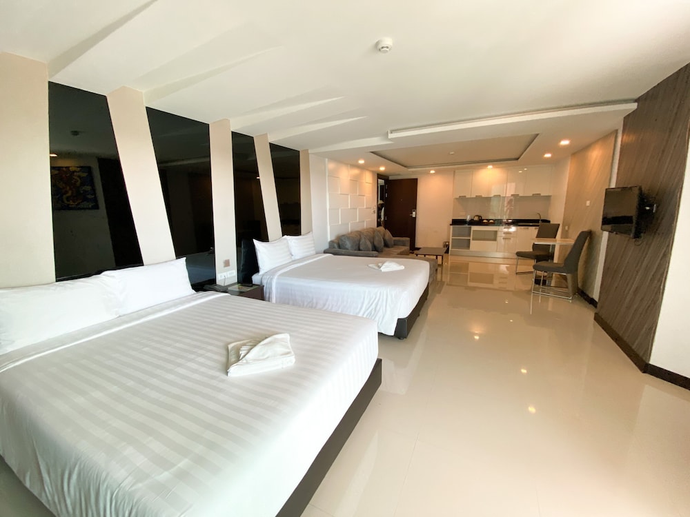 Family Quadruple Room, Bathtub, Tower photo 1