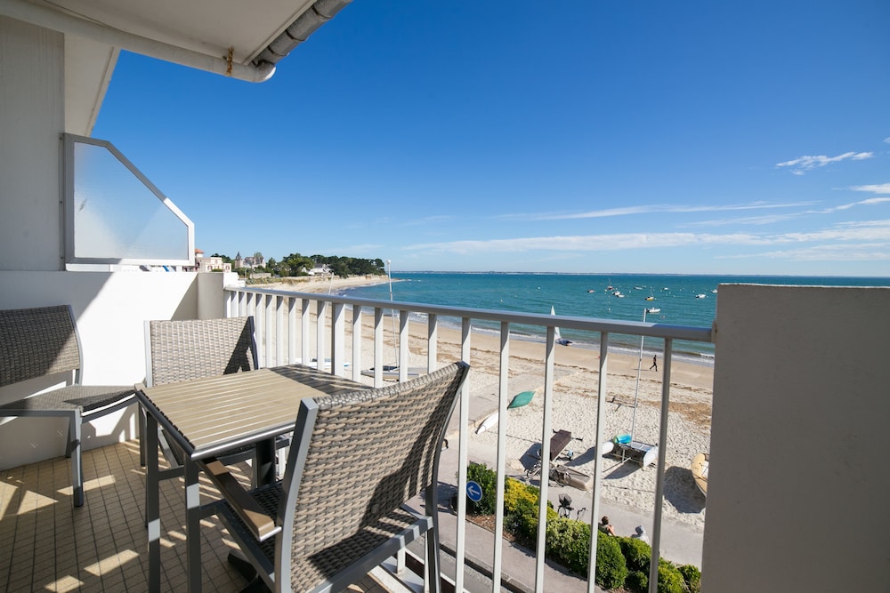 Family Room, Balcony, Sea View photo 3