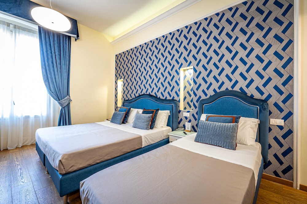 Comfort Double Room thumbnail 6