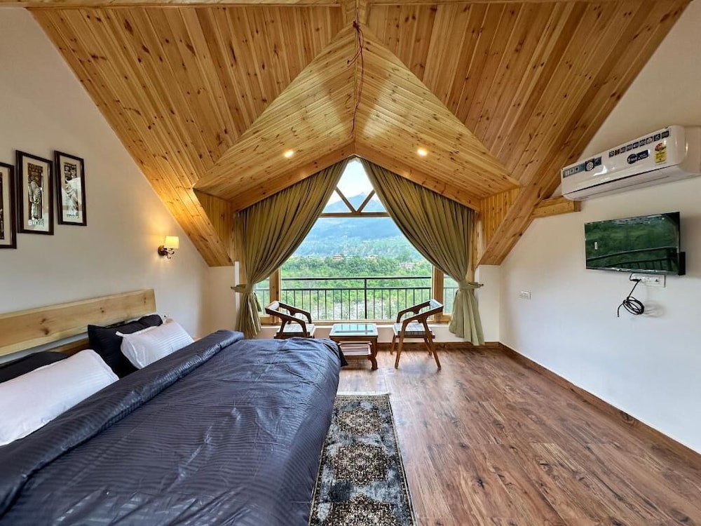 Luxury Suite, Balcony, Mountain View photo 1