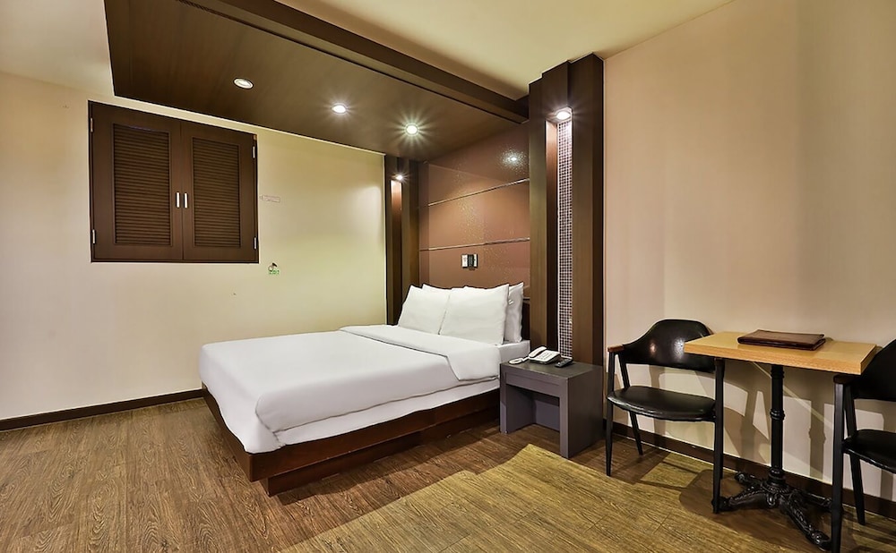 Premium Double Room - Photo 7