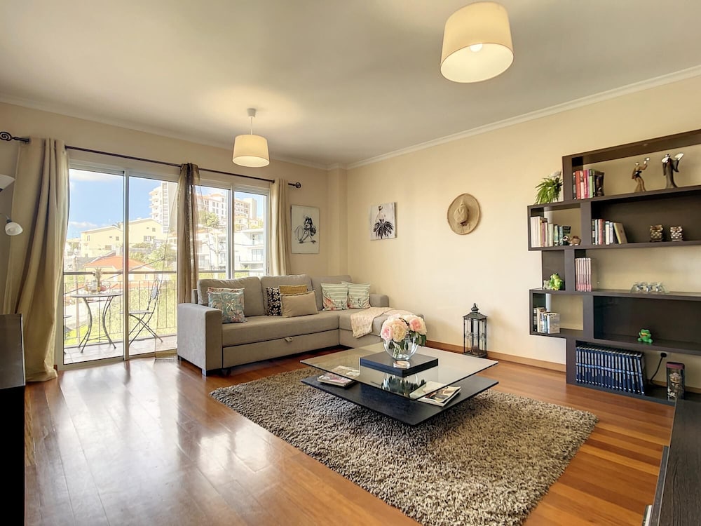 Apartment photo 1
