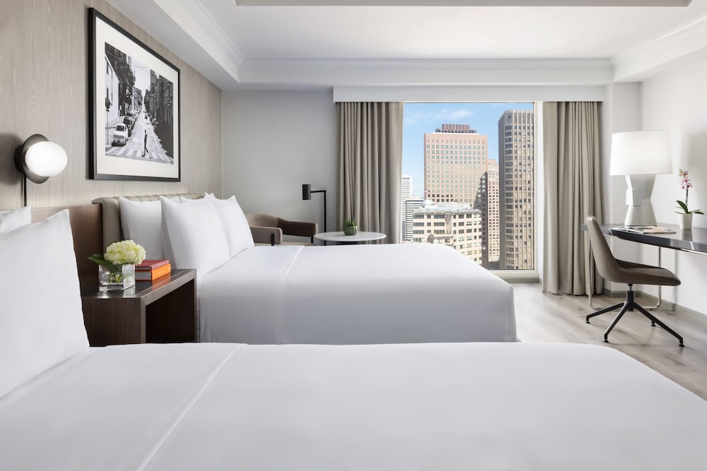 Club Room, 2 Queen Beds, Bathtub