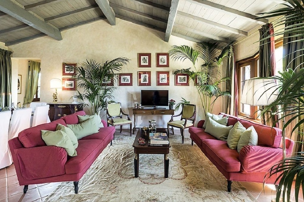 Villa, 5 Bedrooms photo 2