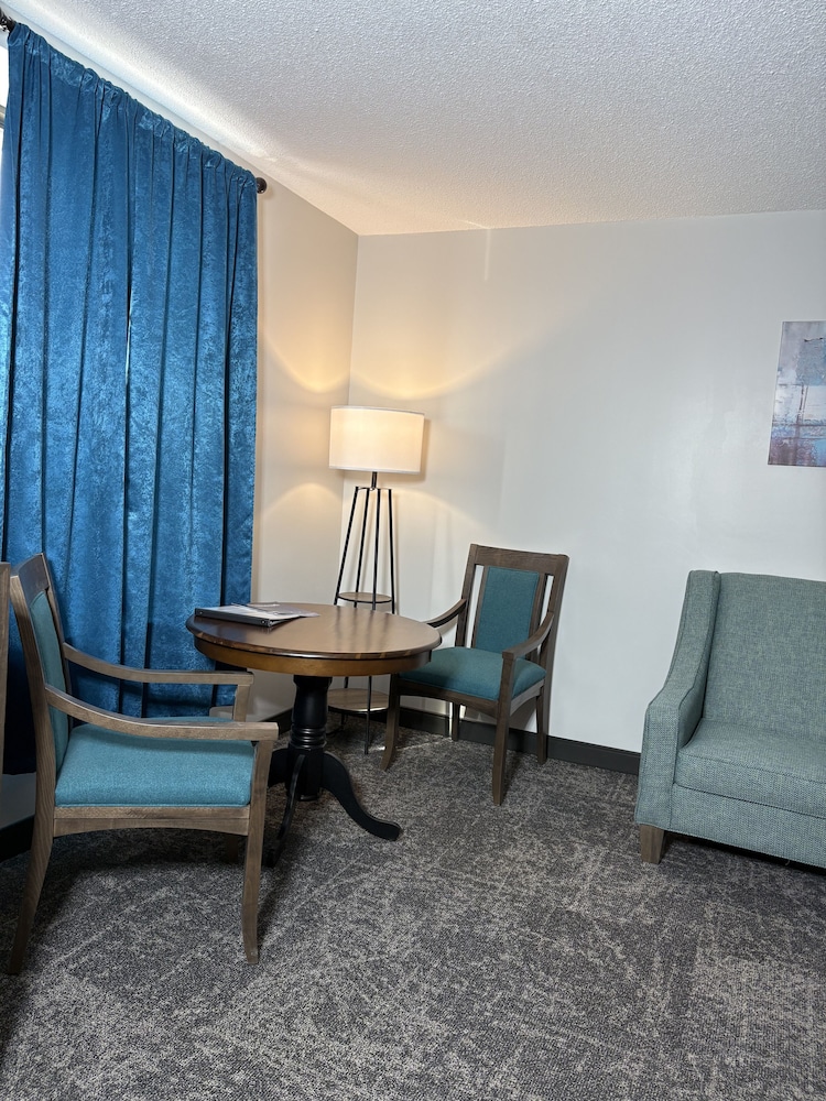 Deluxe Room, 1 King Bed with Sofa bed, Non Smoking photo 3