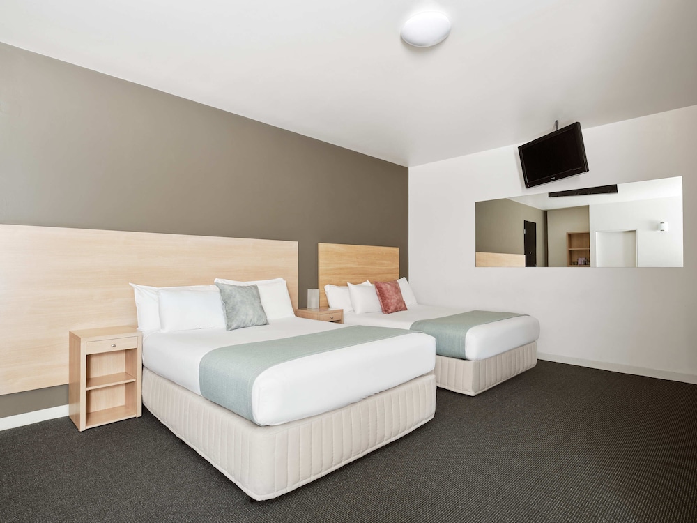 Family Room, 2 Double Beds photo 3