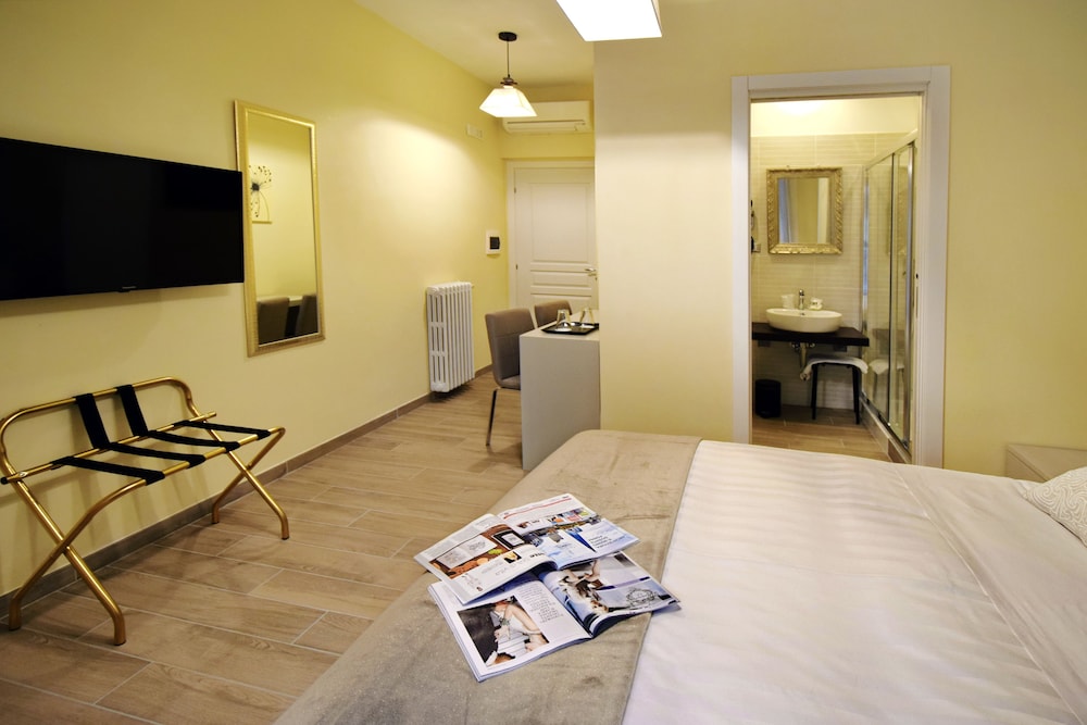Superior Room, 1 Bedroom, City View photo 2