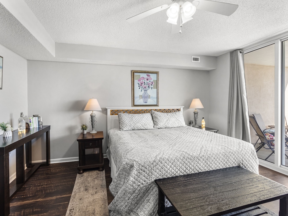 Condo, 3 Bedrooms