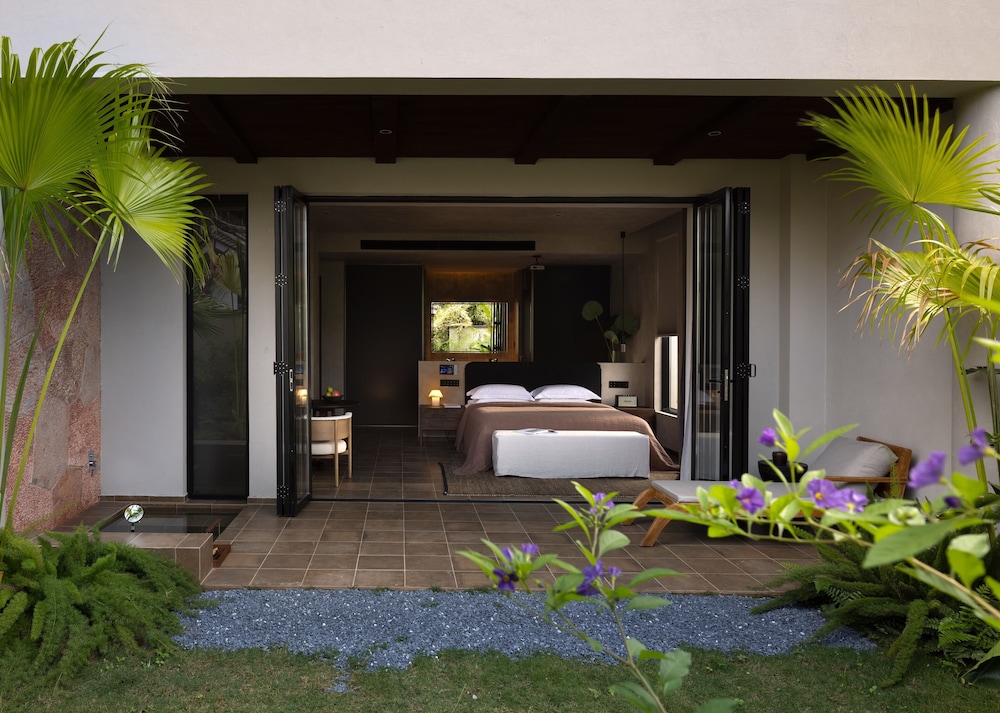 Senior Double Room, Courtyard View