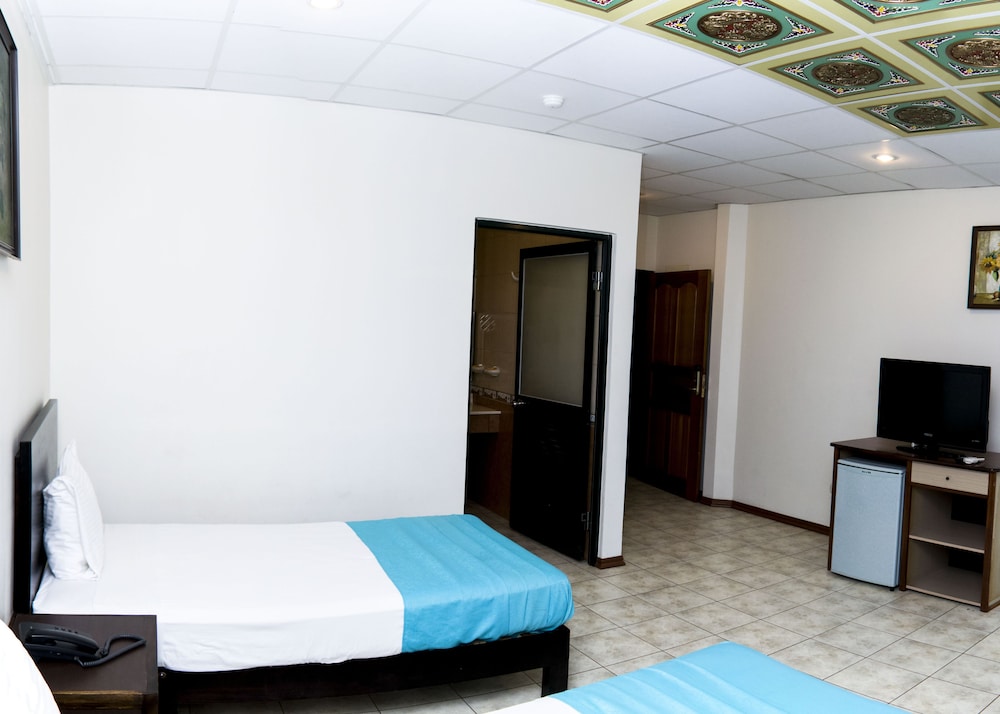 Junior Suite, 1 Queen Bed and 1 Twin Bed - Ocean View photo 1