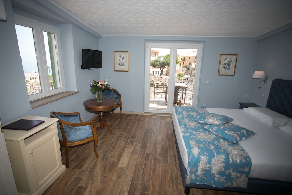 Standard Double Room, Terrace, Sea View (Conte Ruggero)