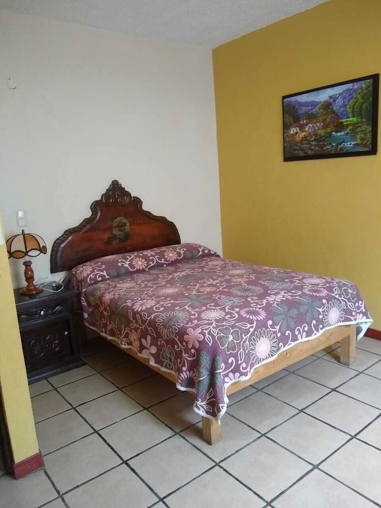 Traditional Single Room, 1 Double Bed photo 2