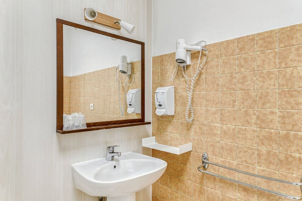 Double Room - Photo 5
