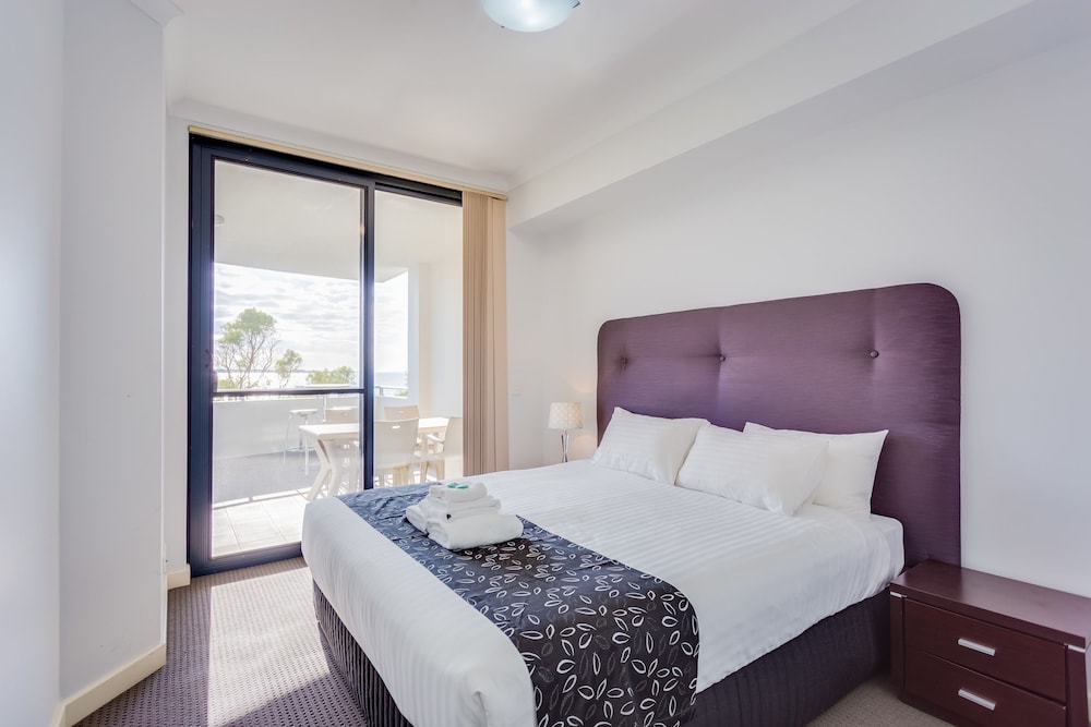 1 Bedroom Ocean View Apartment