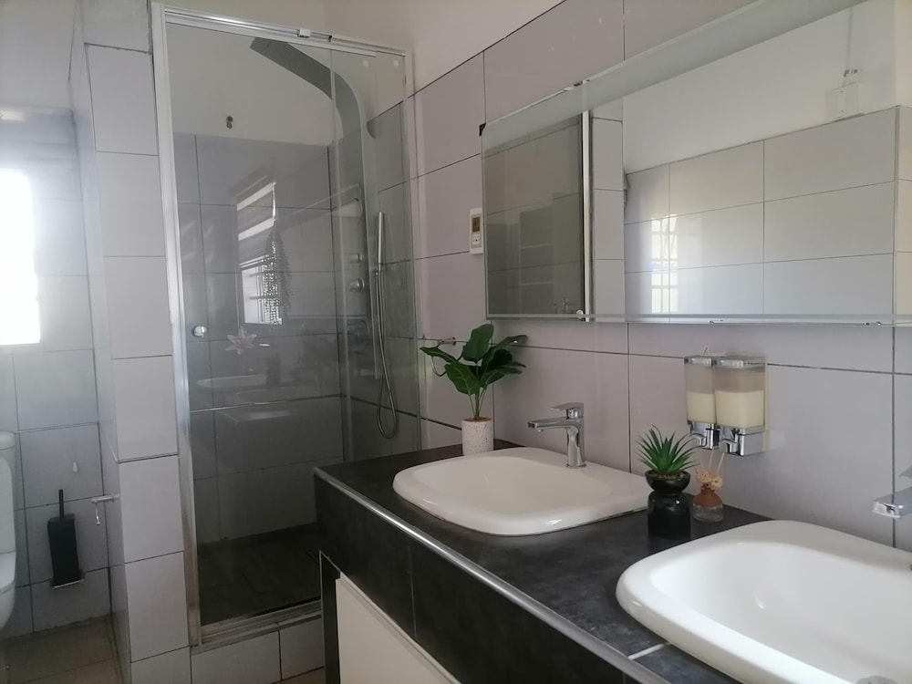 Luxury Double Room, Balcony, Pool View photo 2