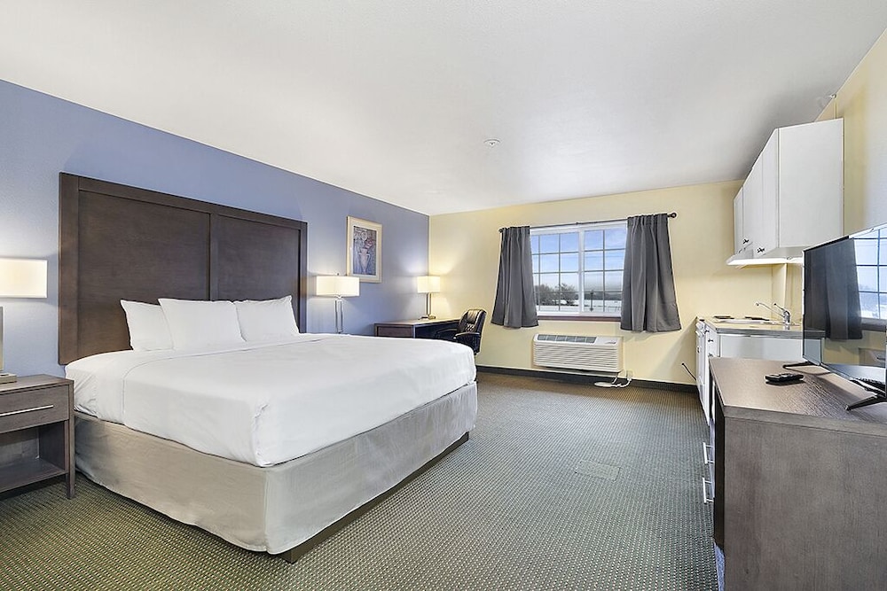 Room, 1 King Bed, Non Smoking (Efficiency) - Photo 1