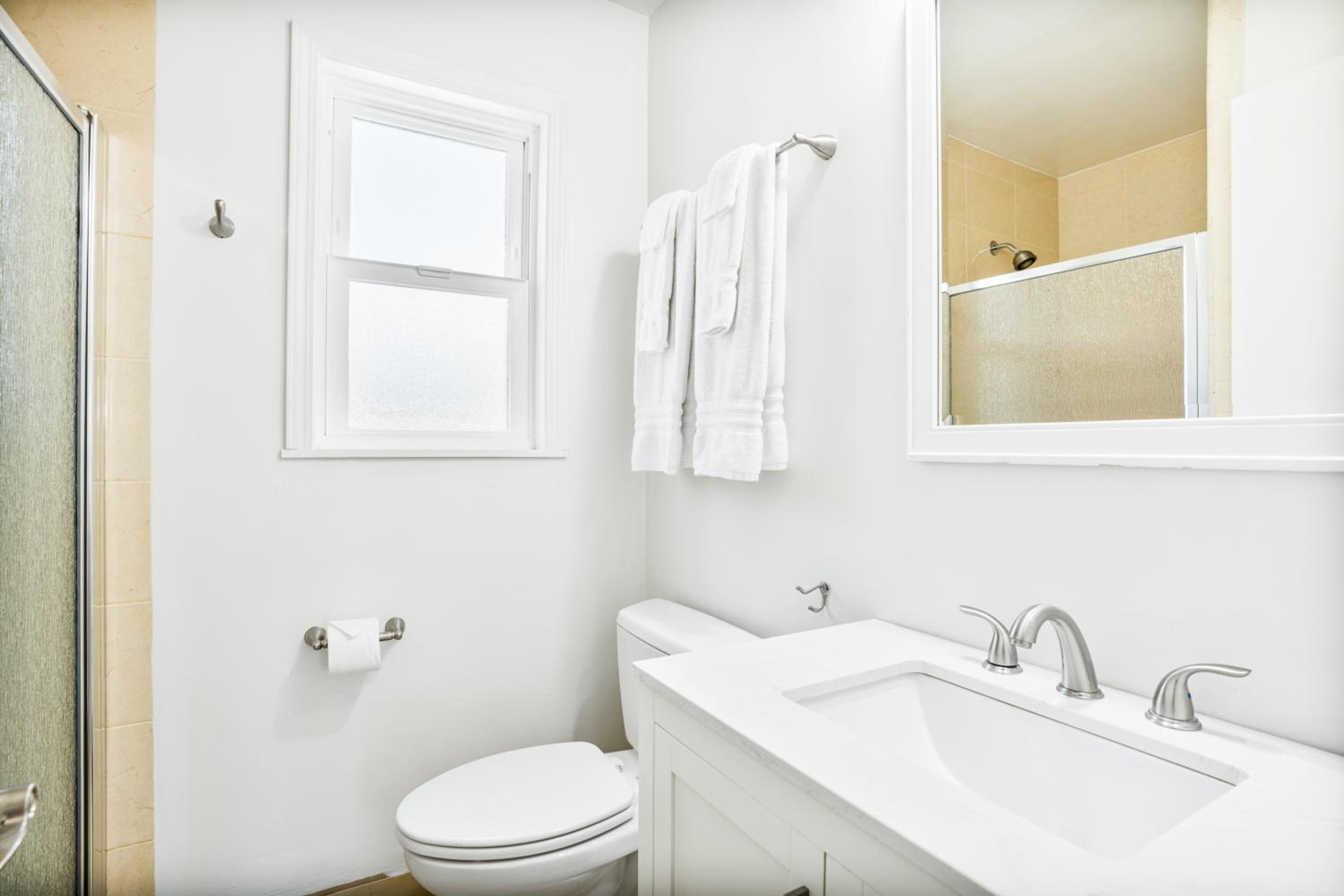 Double Room with Patio - Photo 6