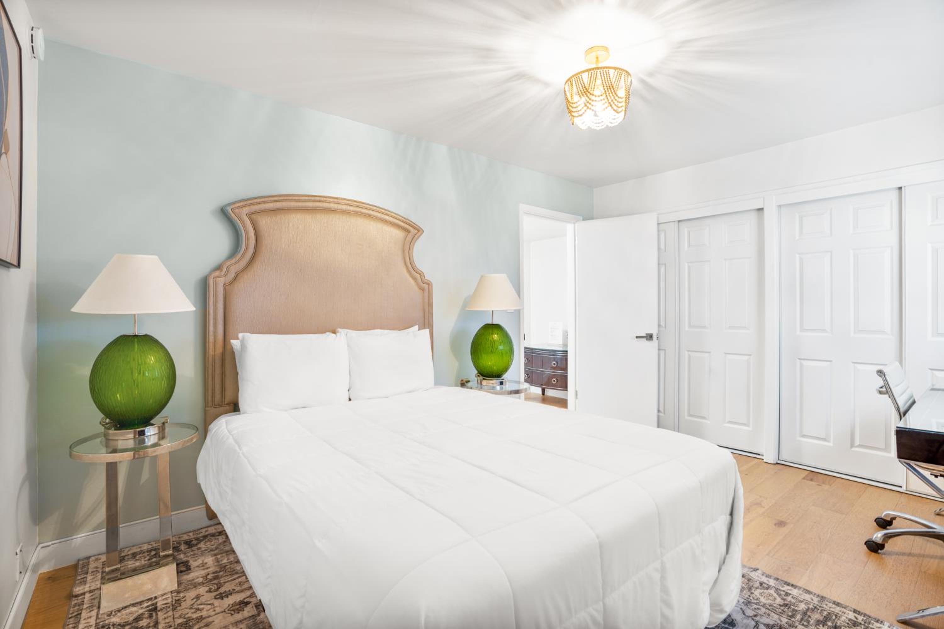 Two-Bedroom Suite - Photo 3