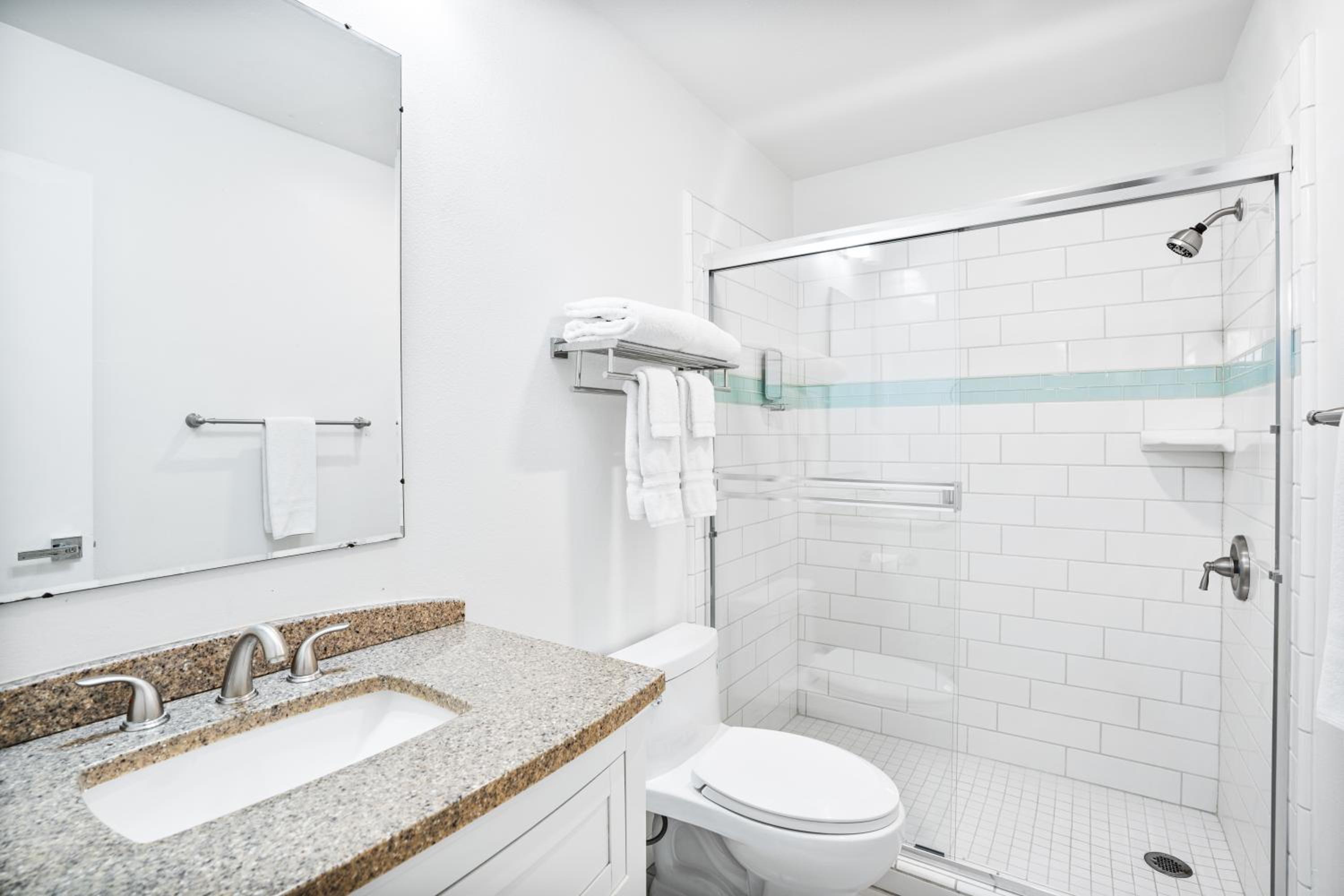 Two-Bedroom Suite - Photo 2
