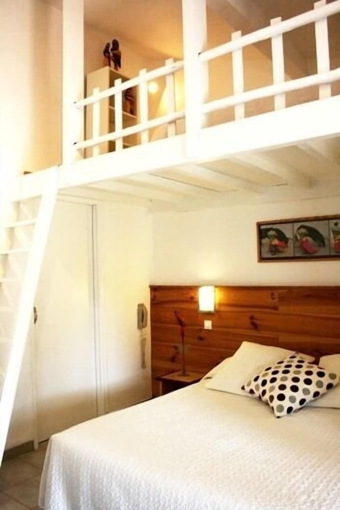 Triple Room ( Mezzanine )