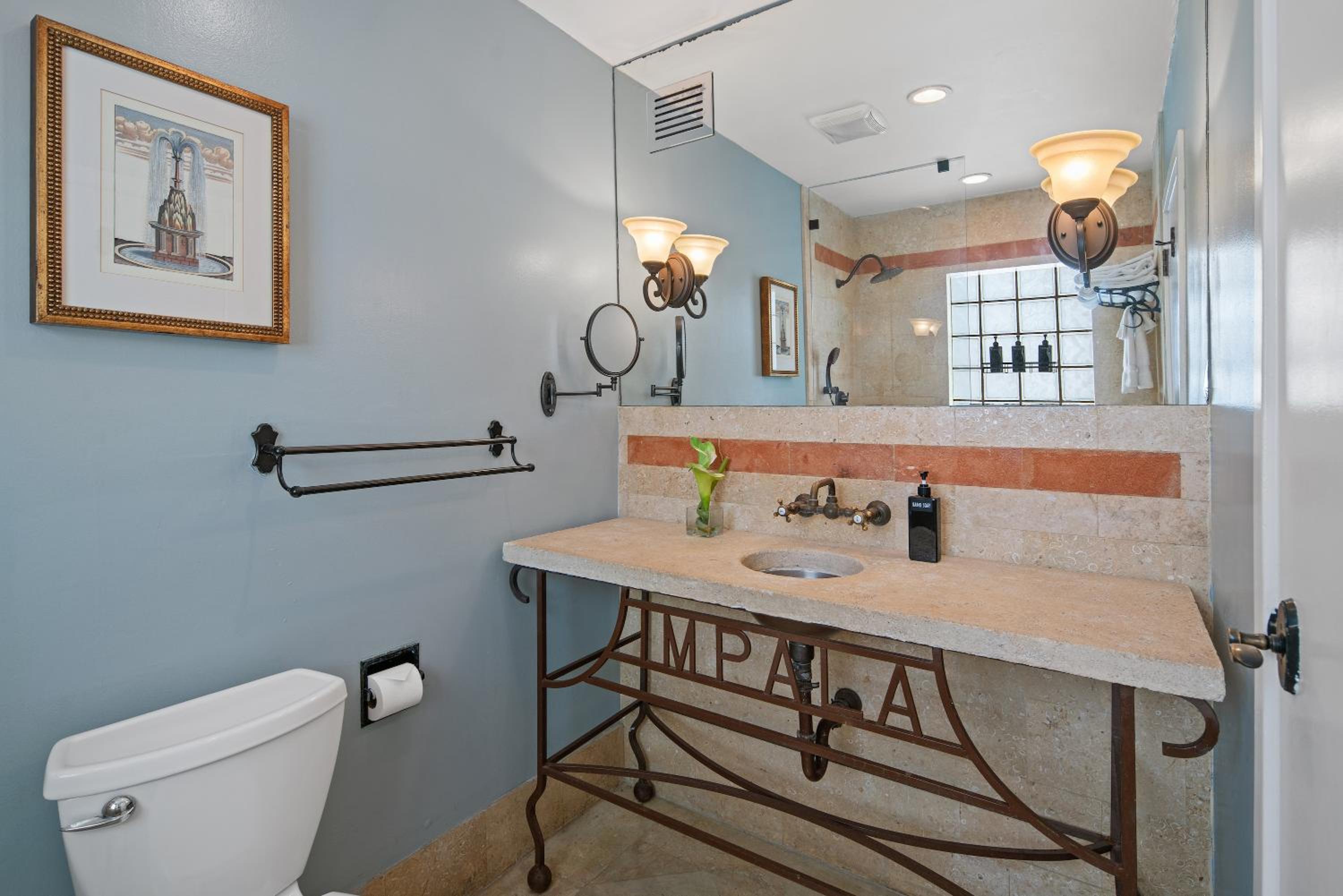 Queen Room - Impala Building (Self Check-in)