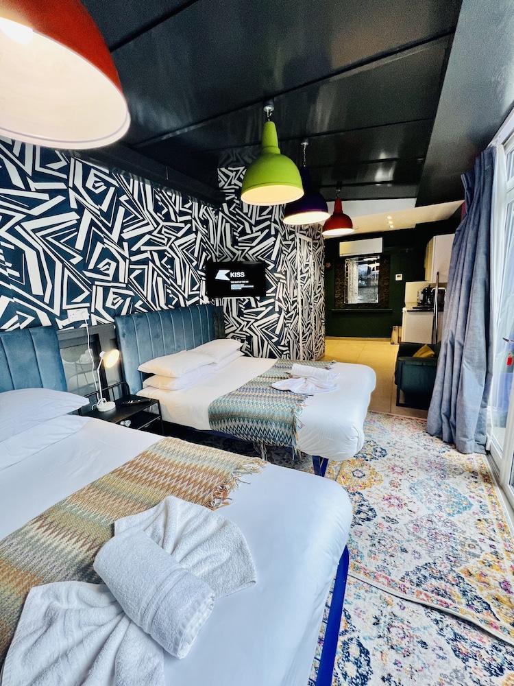 Superior Studio, Ensuite, Courtyard View