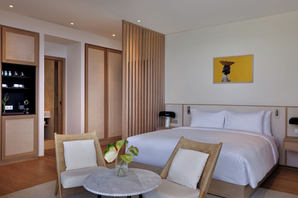 Room (Island View)