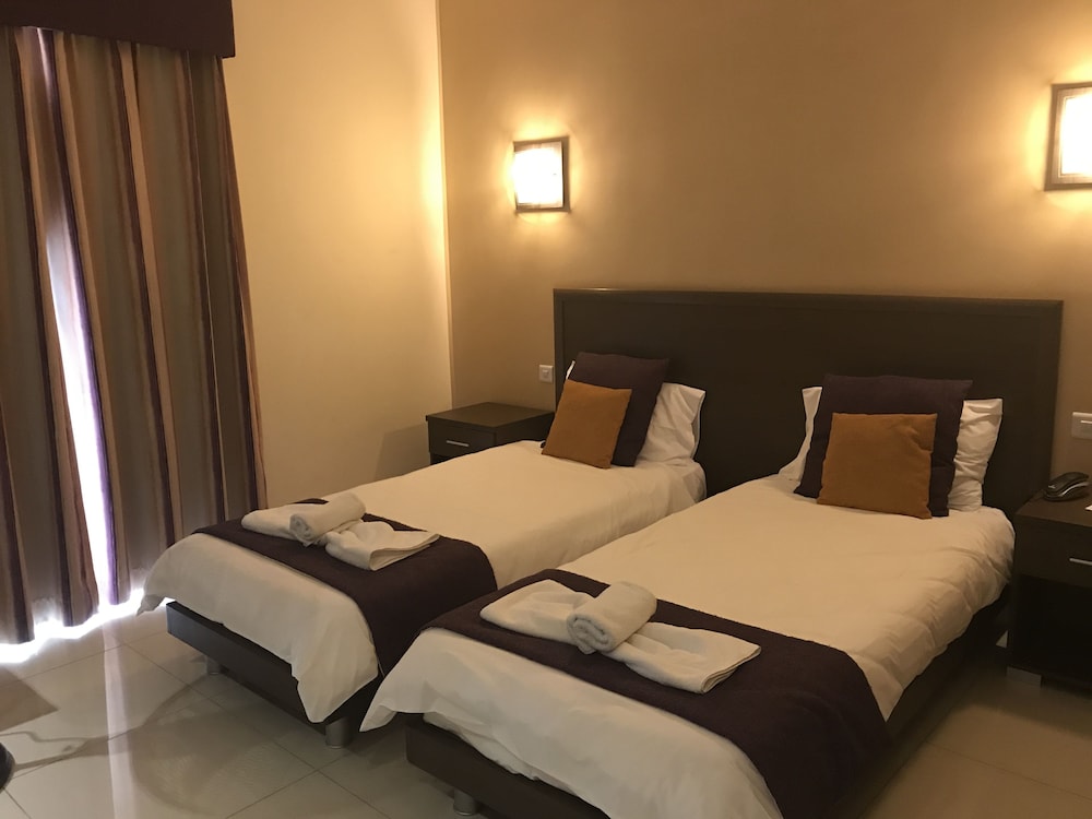 Superior Twin Room - Photo 1