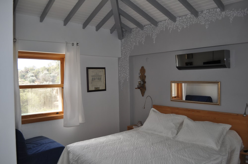Standard Double Room photo 3