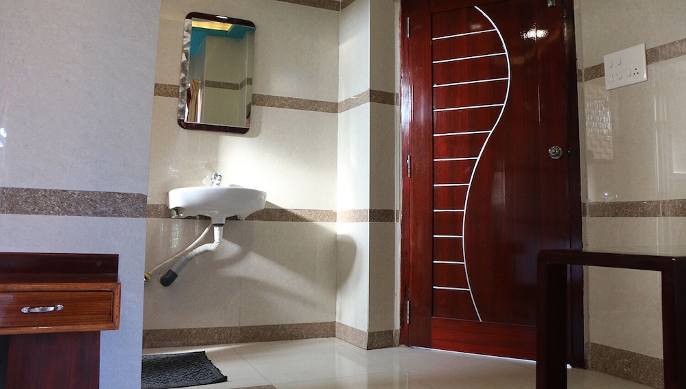 Deluxe Double Room - Photo 11