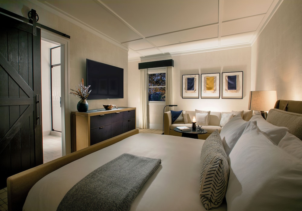 Deluxe Room - Photo 1