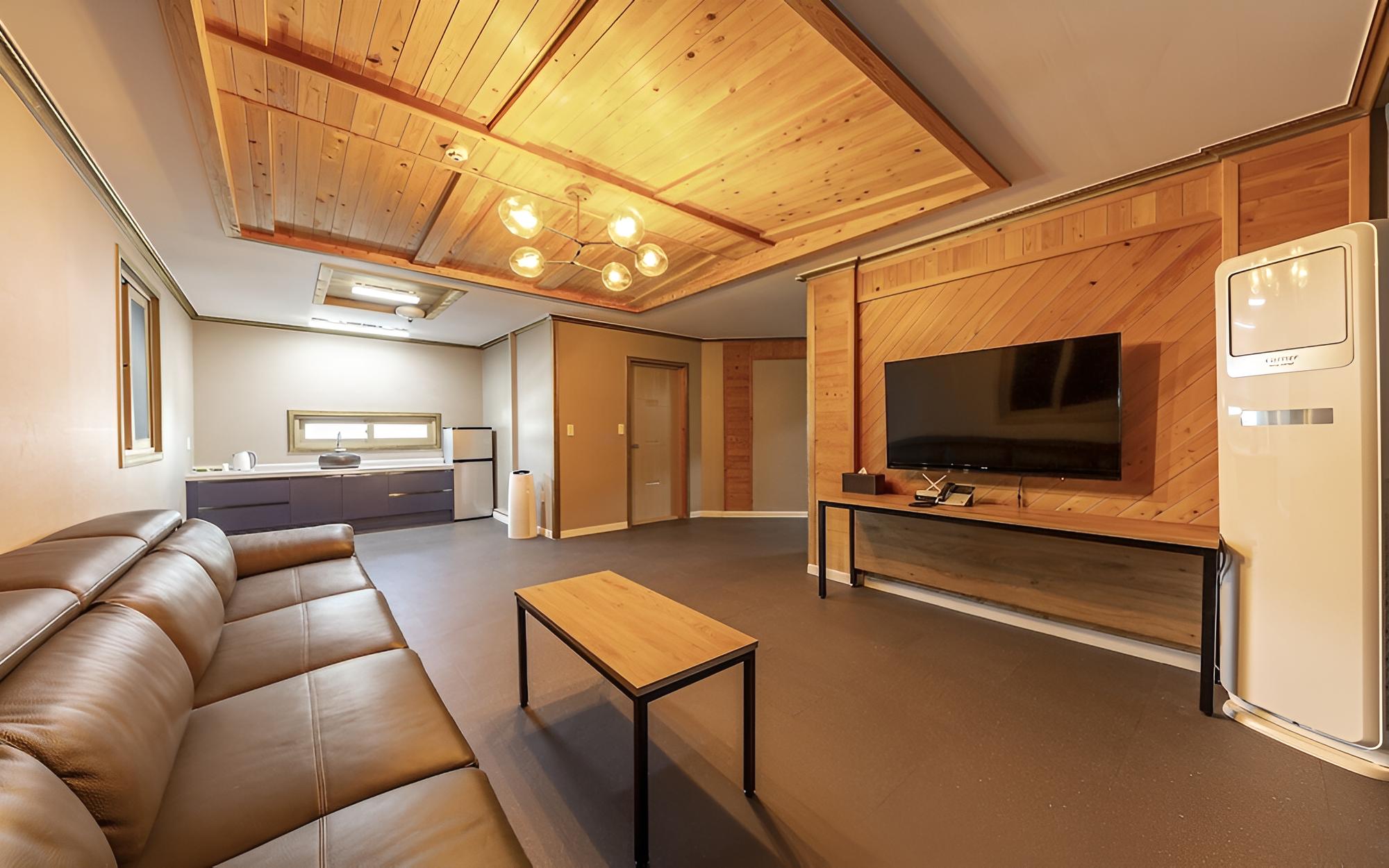 Room (Suite (inquiry about accommodation)) - Photo 6