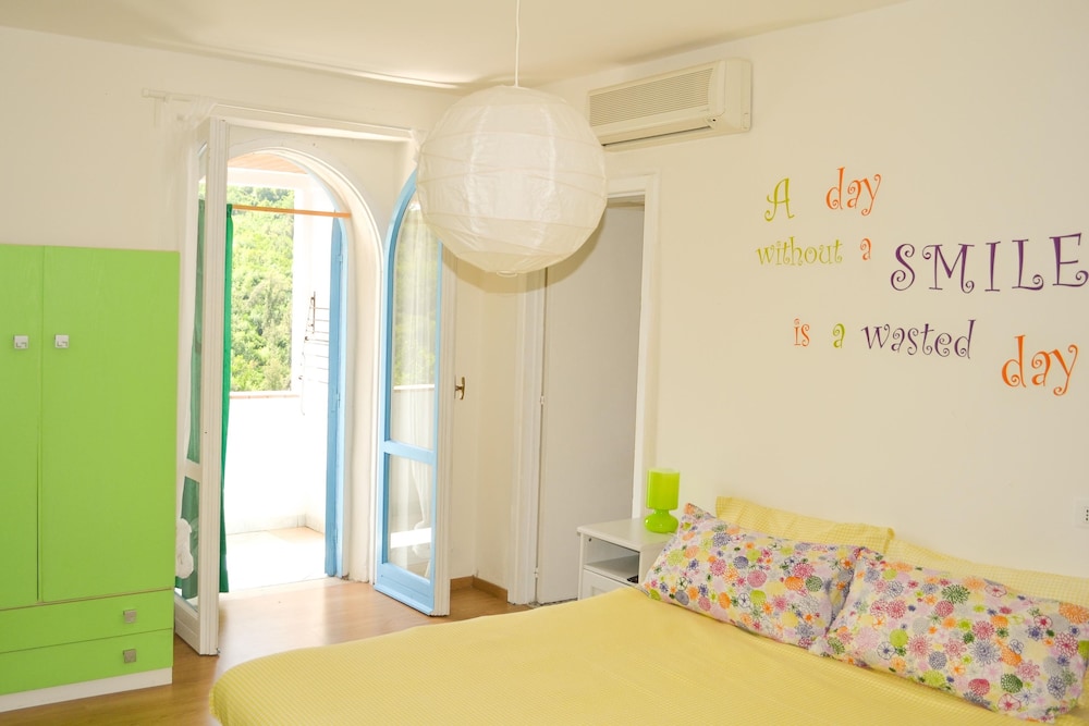 Panoramic Double Room, 1 Double Bed, Terrace, Hill View photo 3
