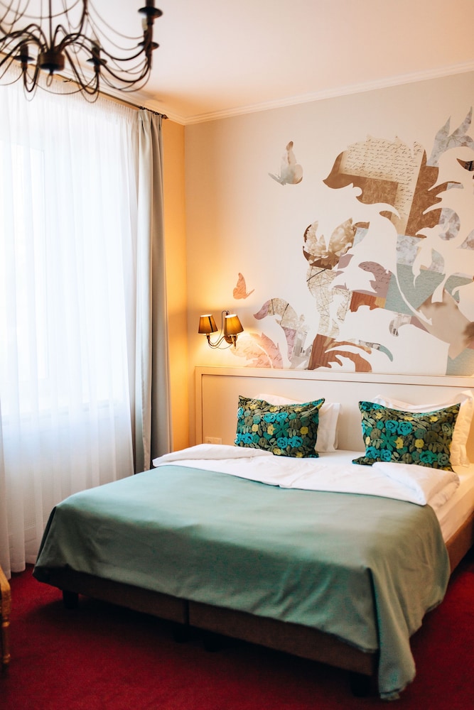 Standard Twin Room, 1 Double or 2 Twin Beds photo 3