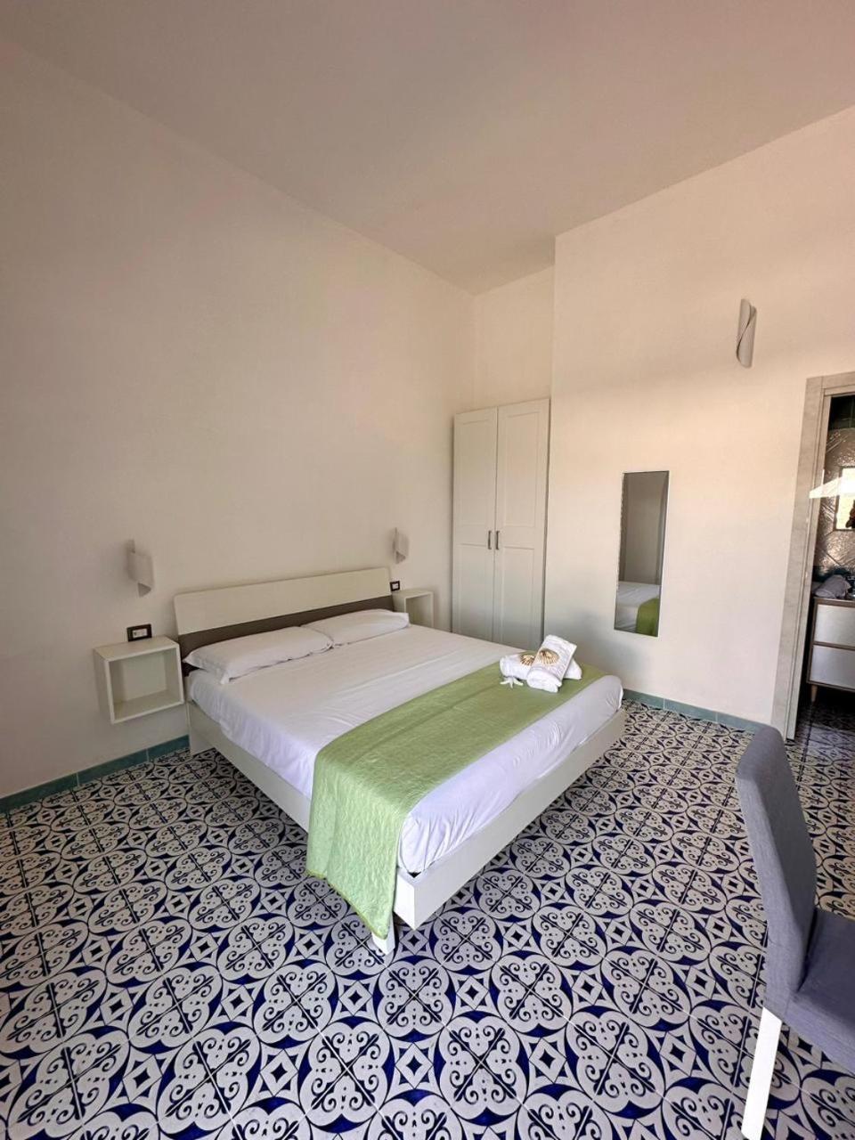 Triple Room with Private Bathroom photo 3