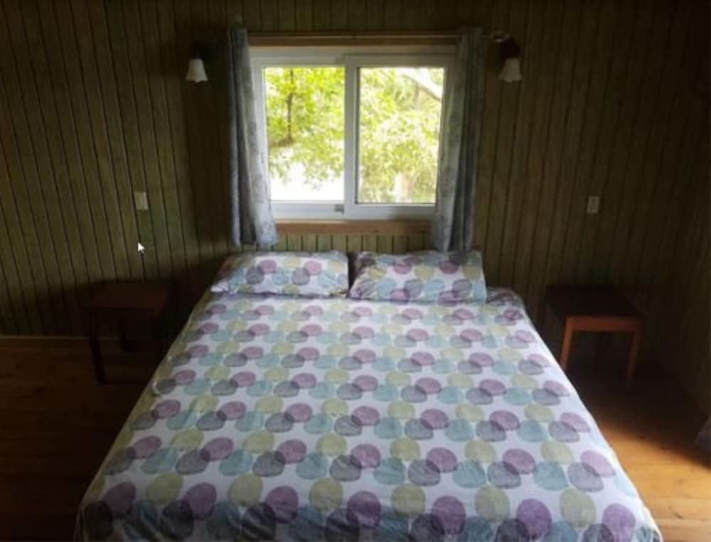 Basic Room, 1 King Bed, Ocean View