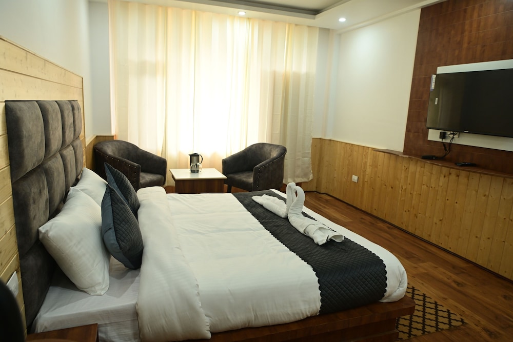 Premium Room - Photo 12