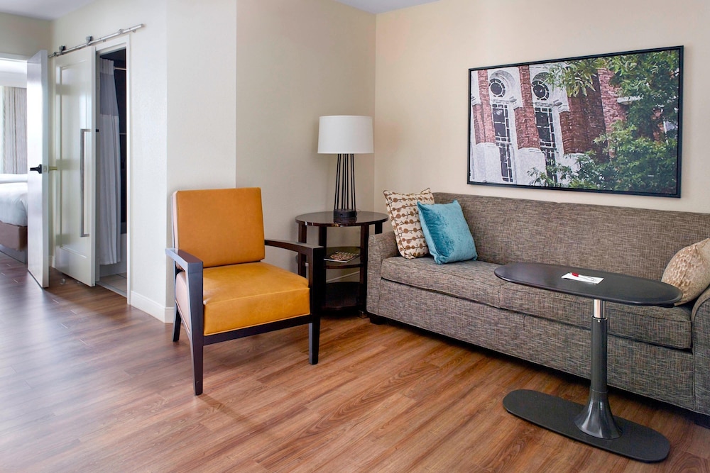 Suite, 1 Bedroom, Tower - Photo 1