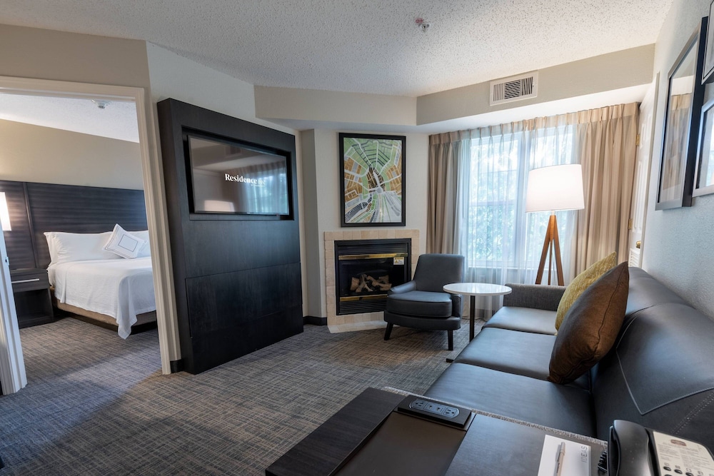 Suite, 1 Double Bed (Mobility/Hearing Access, Roll-In Shwr) photo 1