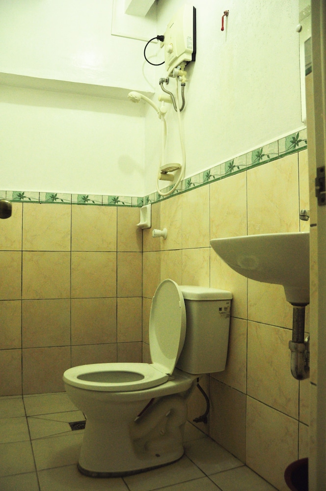 Budget Double Room photo 3