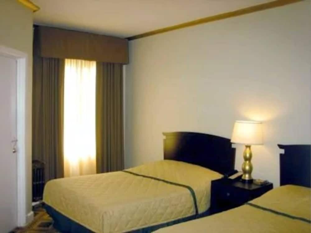 Double Room, 2 Double Beds - Photo 9