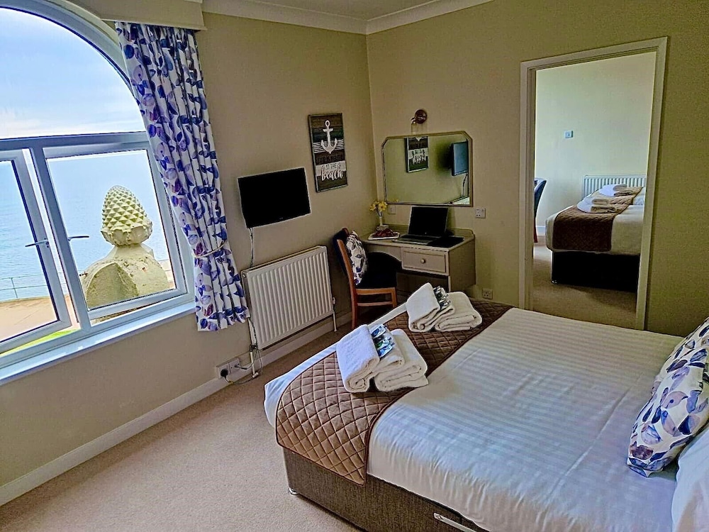 Family Room, Sea View