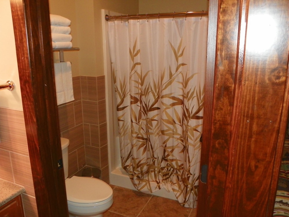 Quadruple Room, Multiple Beds, Private Bathroom photo 3