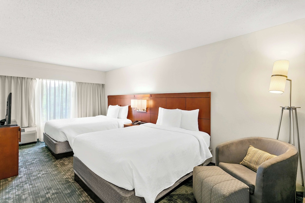 Superior Suite, 2 Queen Beds (One Bedroom) - Photo 2