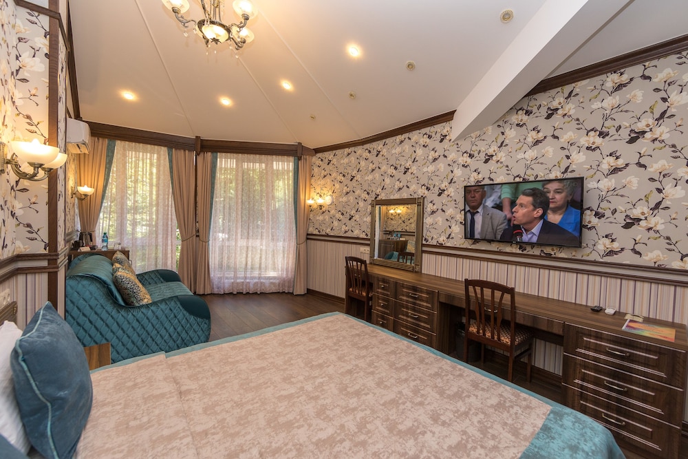 Luxury Suite photo 1
